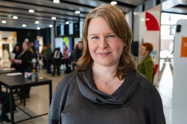 Osatyökykyiset halutaan työelämään – Niina Tuovinen etsii töitä päiväksi viikossa: ”Joudun laskemaan tarkasti voimavarani”